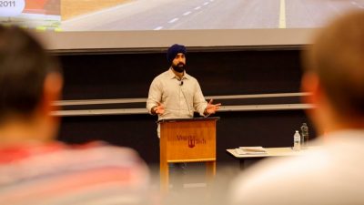 Alumnus and entrepreneur encourages computer science students to pursue greatness
